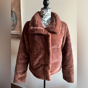 Abercrombie & Finch The A&F Mini Puffer Faux-Fur Jacket Size medium